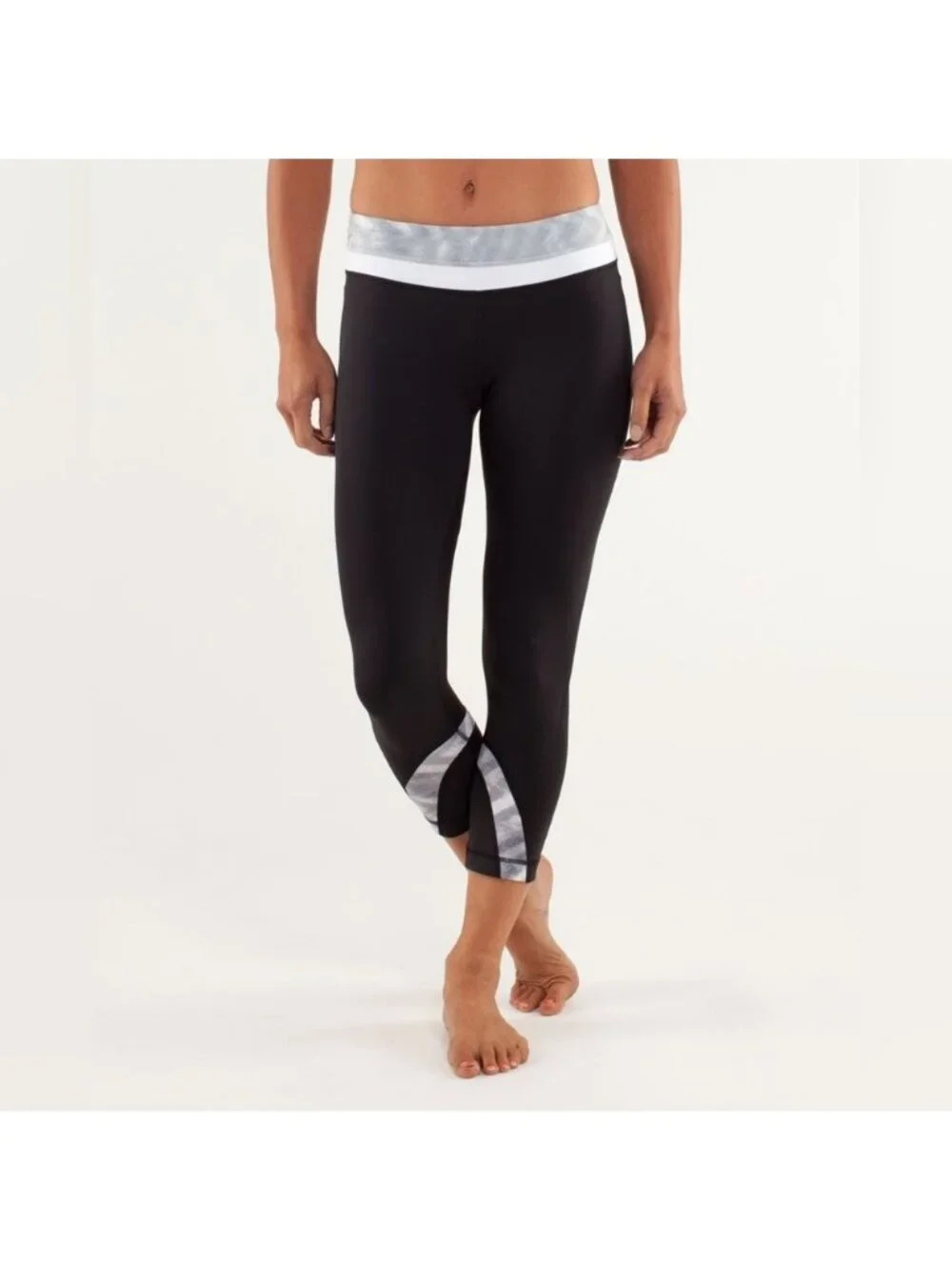 Lululemon Run: Inspire Crop II Black / Blazer Fossil / White